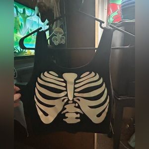 Black skeleton cropped tank top size medium!